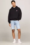 607698
