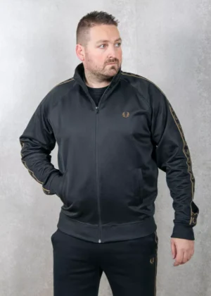 Fred Perry j5557 u78 black/warm stone