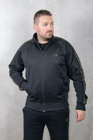 Fred Perry j5557 u78 black/warm stone