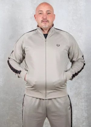 Fred Perry j5557 u84 warm grey/brick