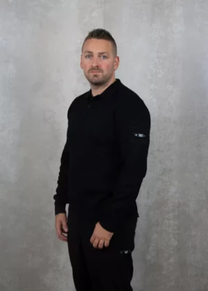 Quotrell couteux knitted button up black