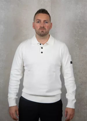 Quotrell couteux knitted button up ecru