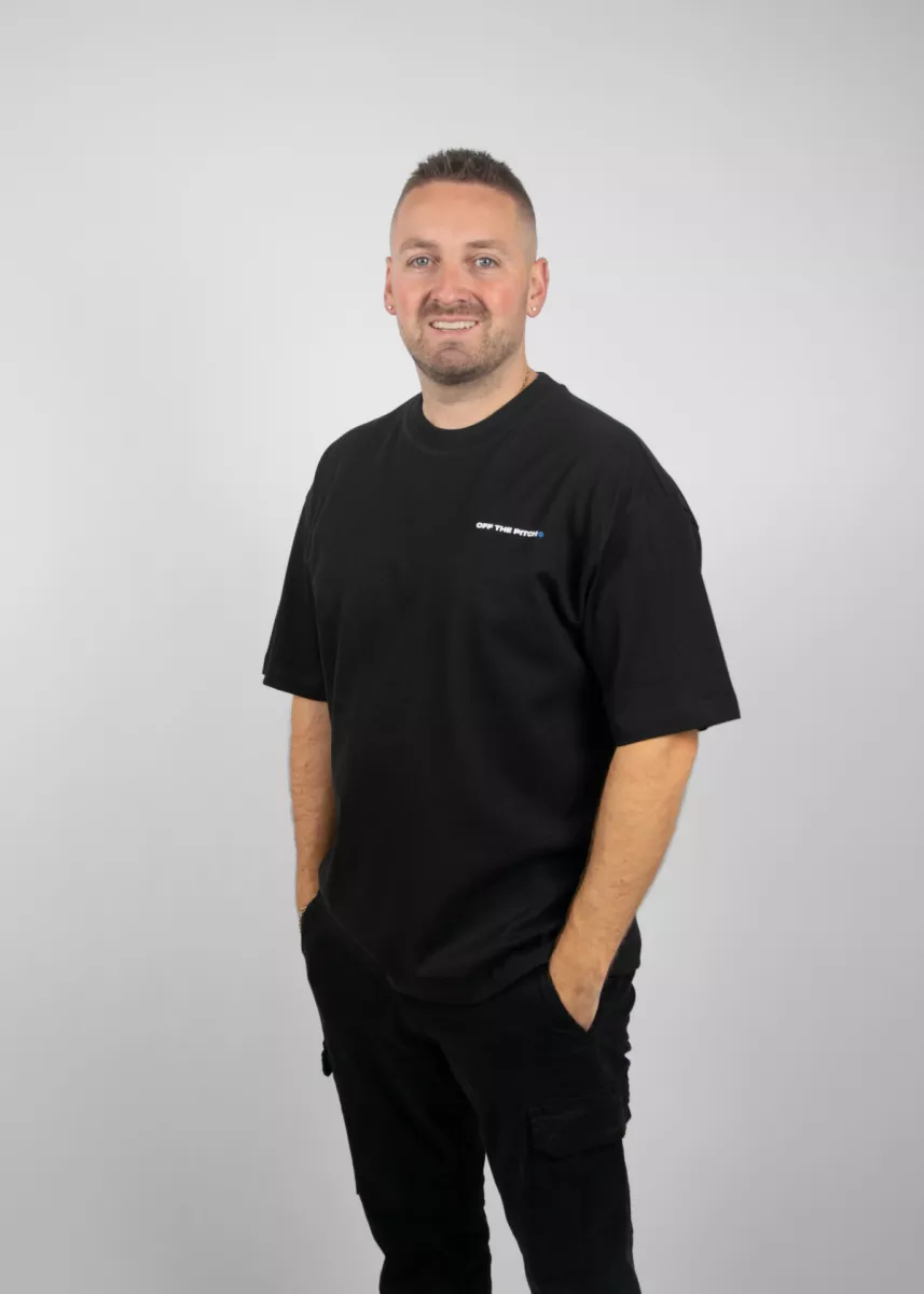 OFF THE PITCH world loose fit tee 998 black