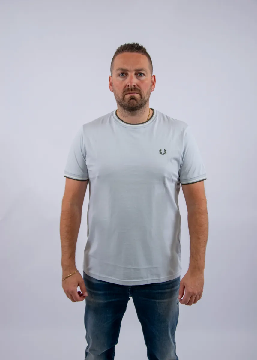 Fred Perry m1588v 80b dusky blue/ecru/laurel