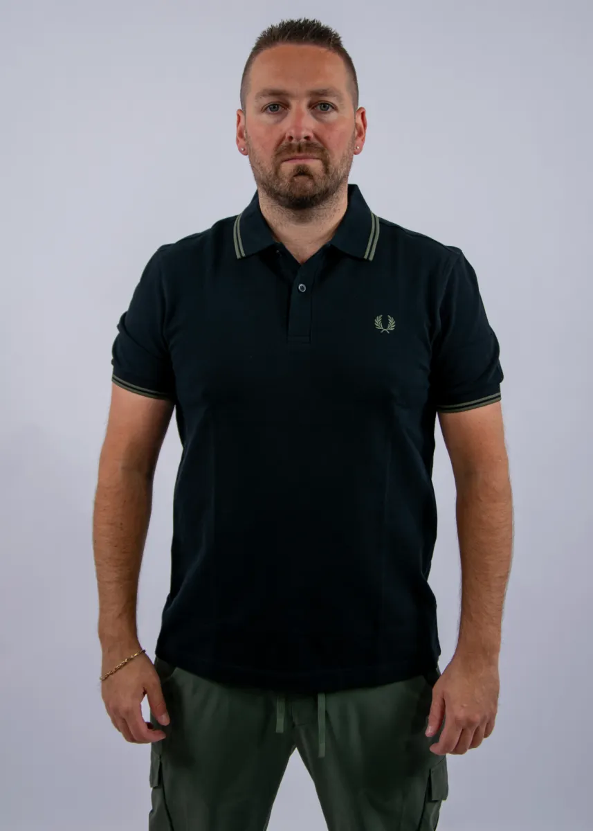 Fred Perry m3600 t44 black/fieldgreen
