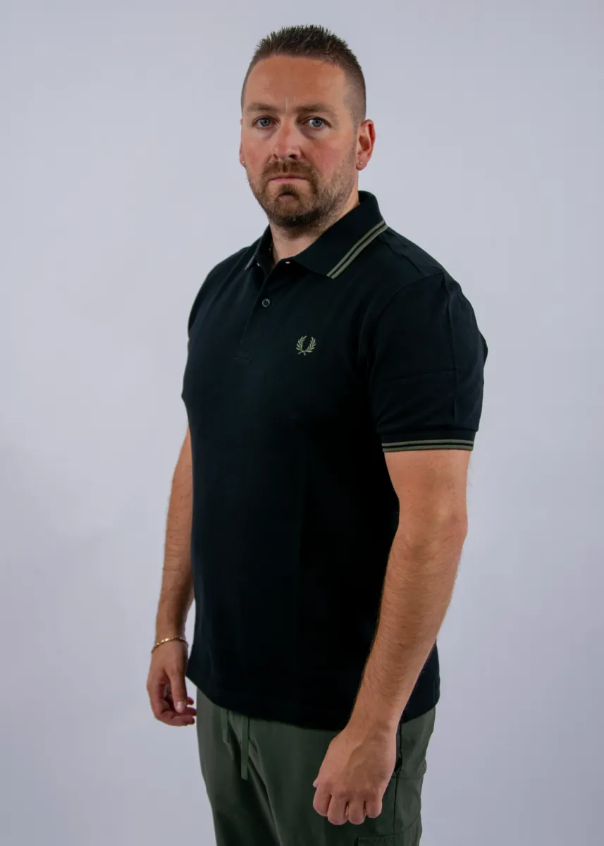 Fred Perry m3600 t44 black/fieldgreen