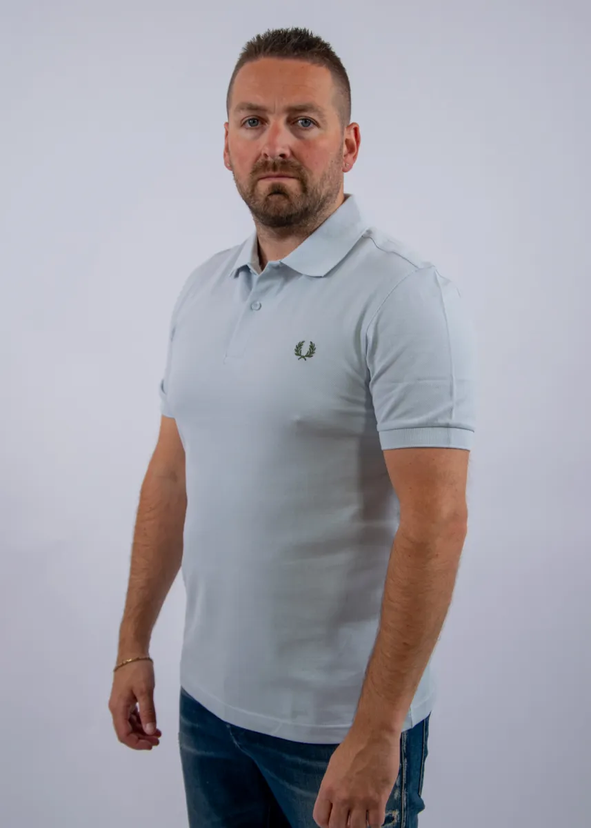 Fred Perry m6000 08c dusty blue/laurel wreath green